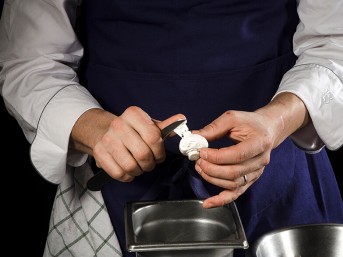 Couteau à tourner Déglon : éplucher, tourner